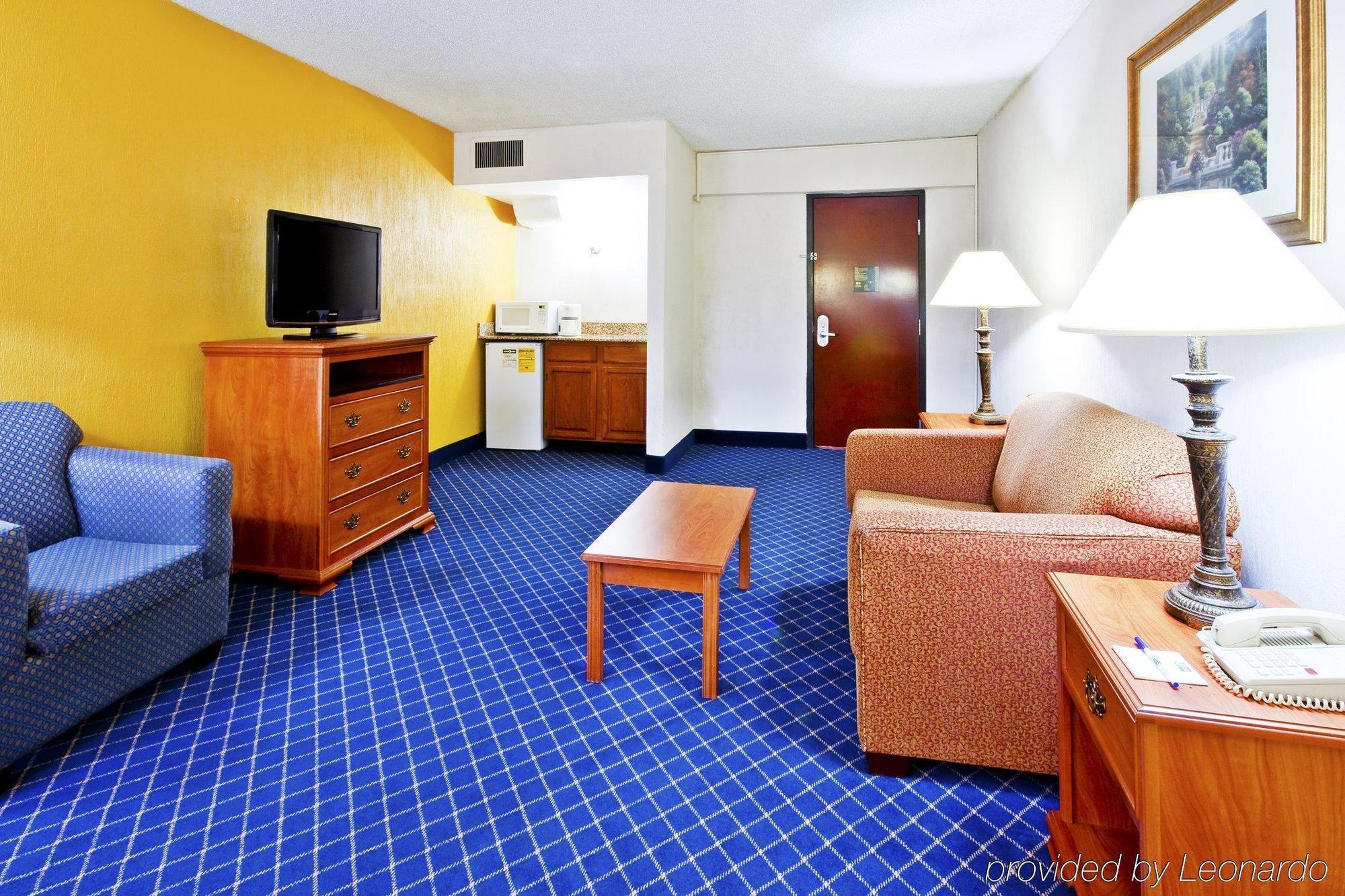 Holiday Inn Express & Suites Nashville-I-40 & I-24 Quarto foto